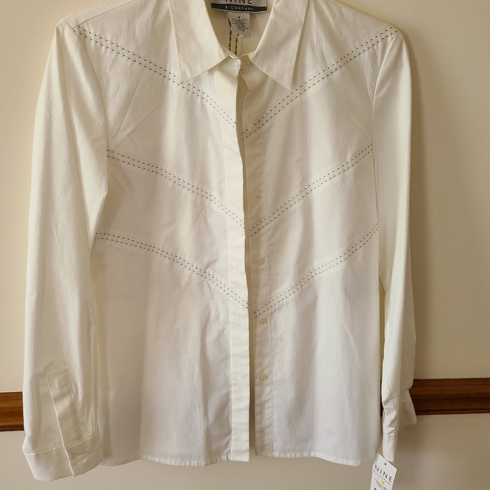 Brand new Nine & Company blouse
